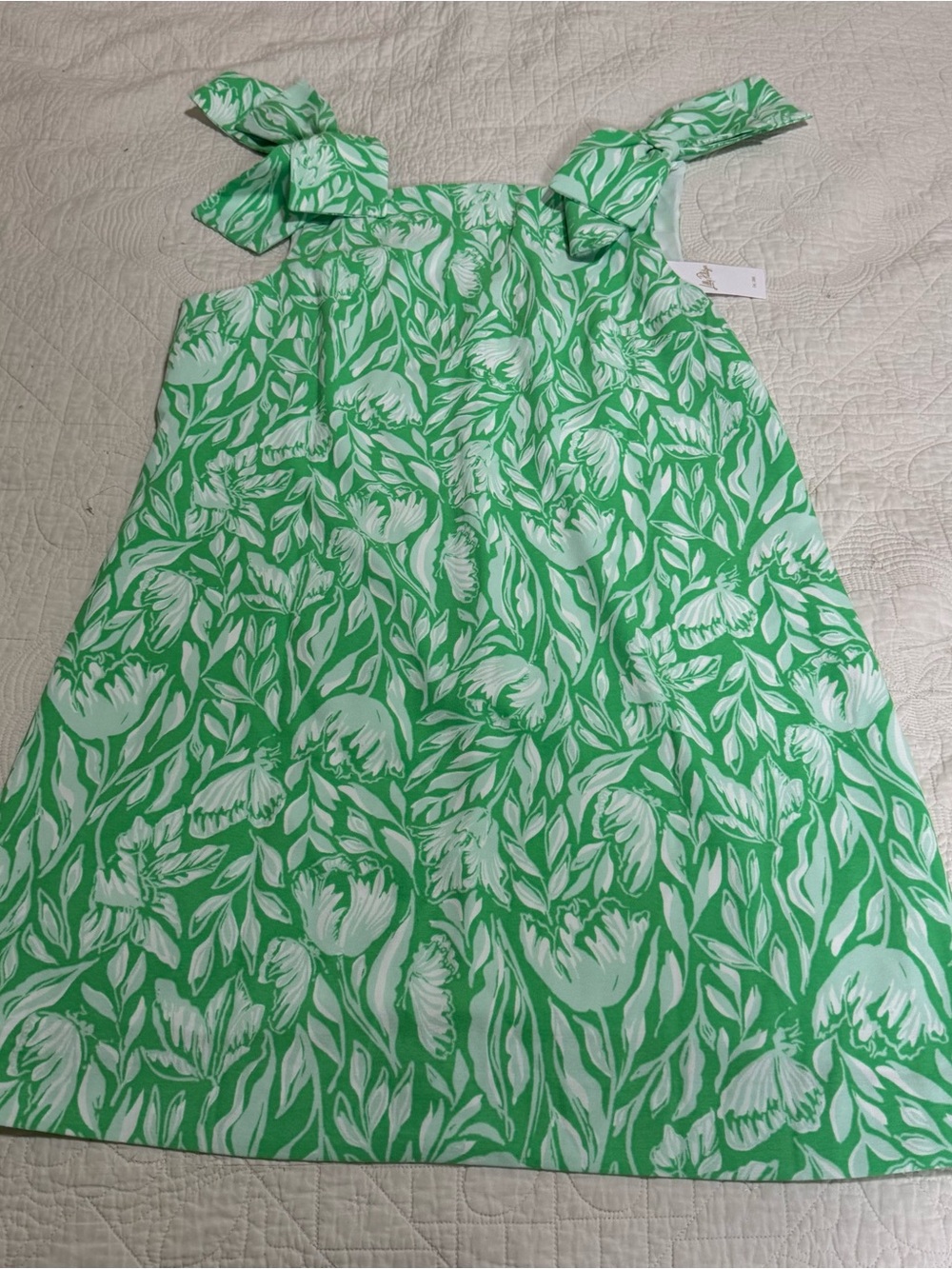 Lilly Pulitzer Green and White Floral Top with Gold Logo Tag